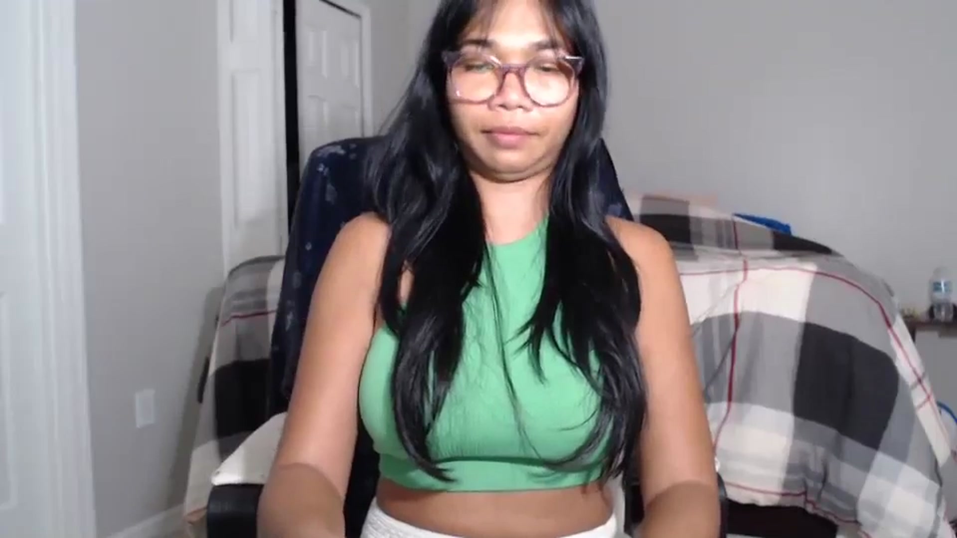 Gallery image thumbnail from Littlekai2023's myfreecams stream on, 07/11/2024, 24:00 image 18 of 20