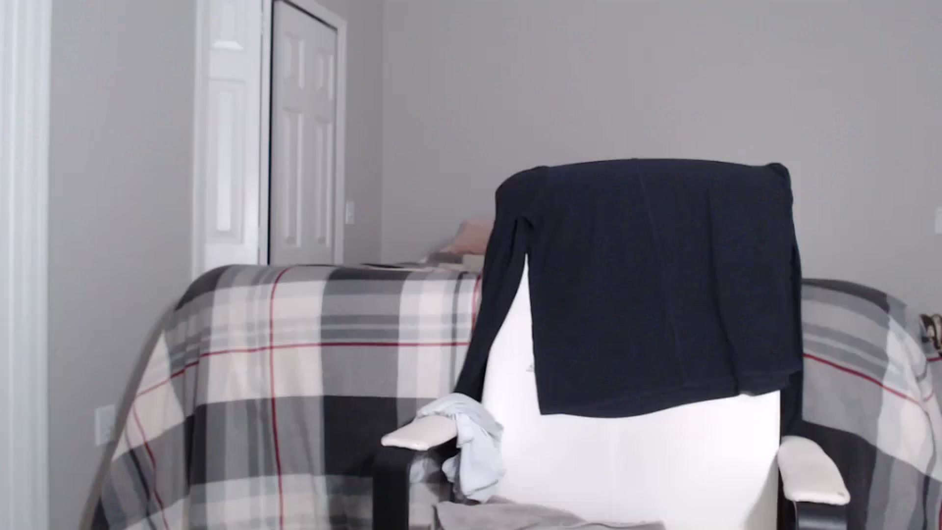 Gallery image thumbnail from Littlekai2023's myfreecams stream on, 07/14/2024, 24:42 image 13 of 20