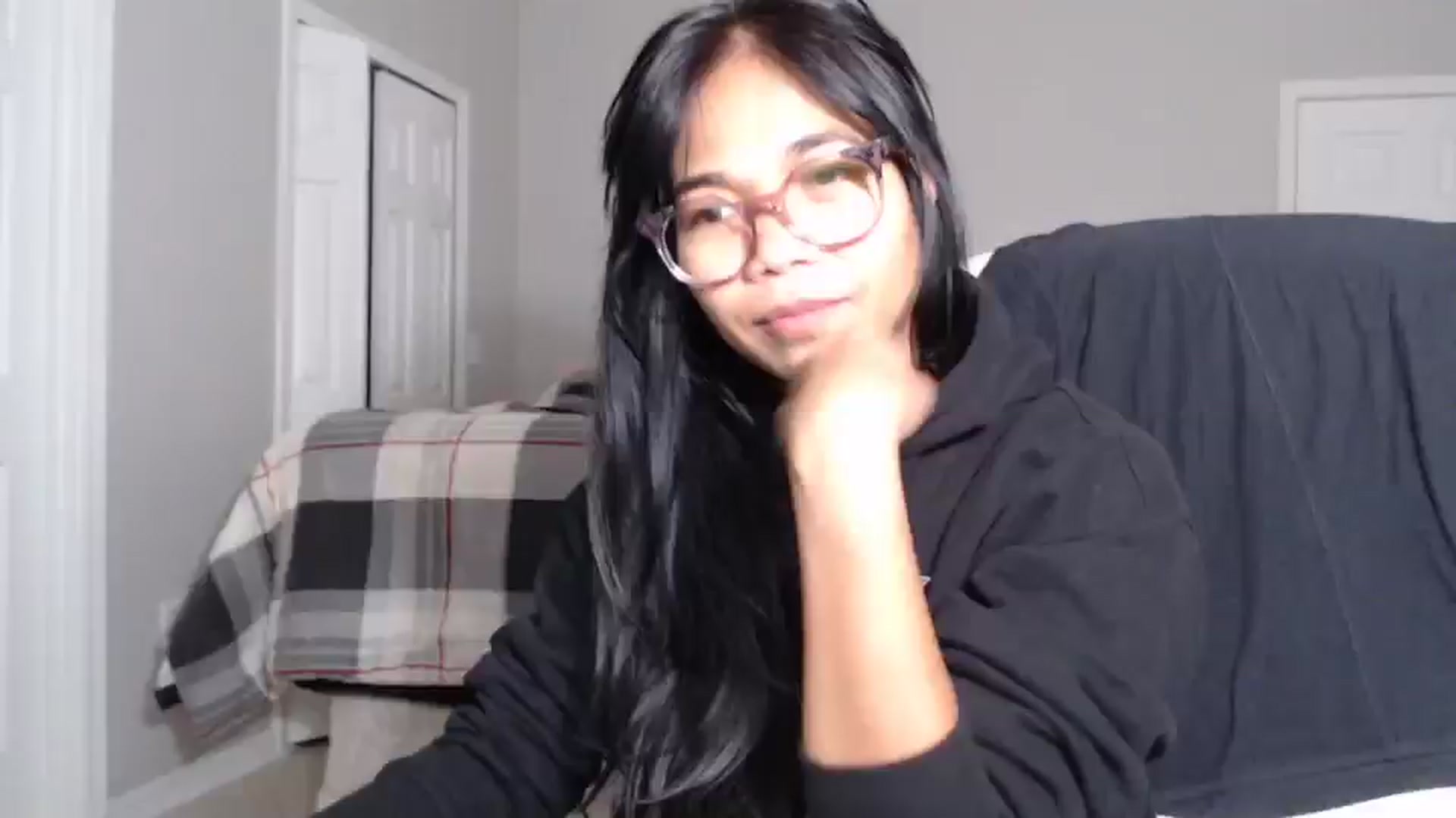 Gallery image thumbnail from Littlekai2023's myfreecams stream on, 07/15/2024, 04:11 image 17 of 20