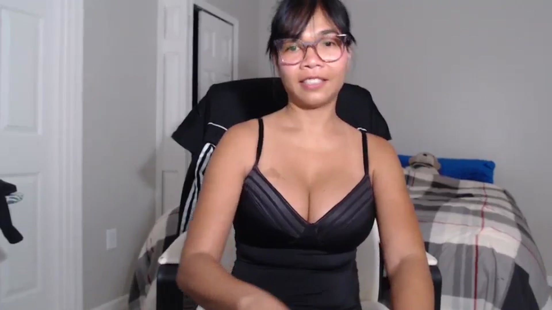 Gallery image thumbnail from Littlekai2023's myfreecams stream on, 07/18/2024, 03:55 image 6 of 20
