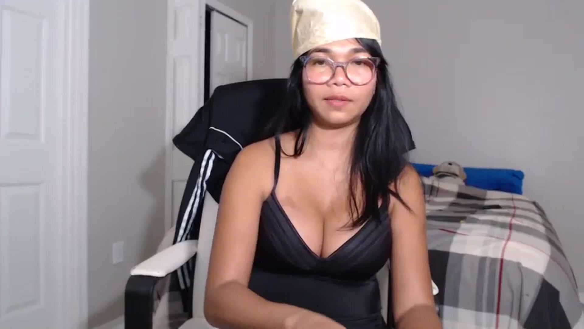 Gallery image thumbnail from Littlekai2023's myfreecams stream on, 07/18/2024, 03:55 image 15 of 20