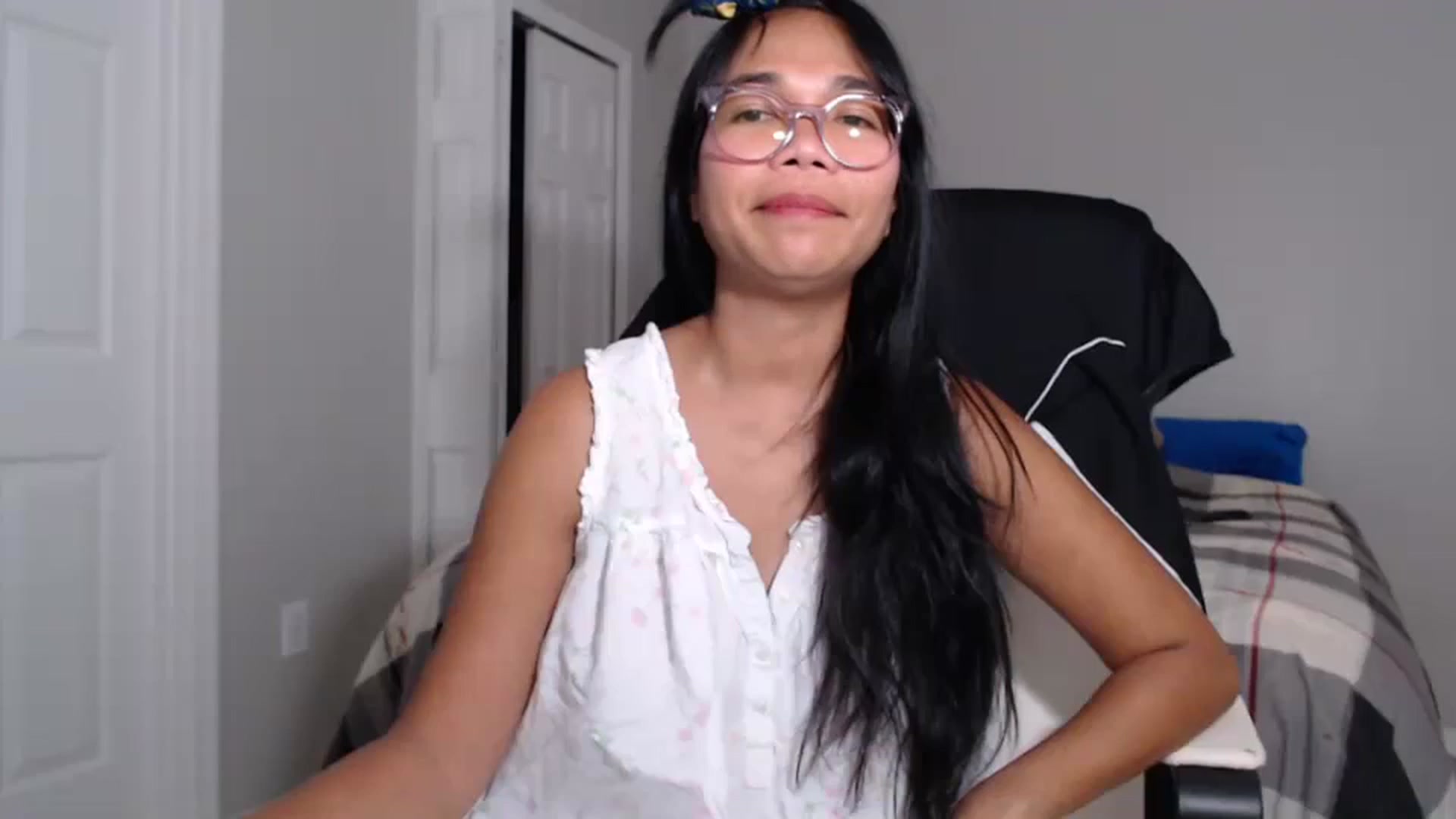 Gallery image thumbnail from Littlekai2023's myfreecams stream on, 07/18/2024, 03:55 image 19 of 20