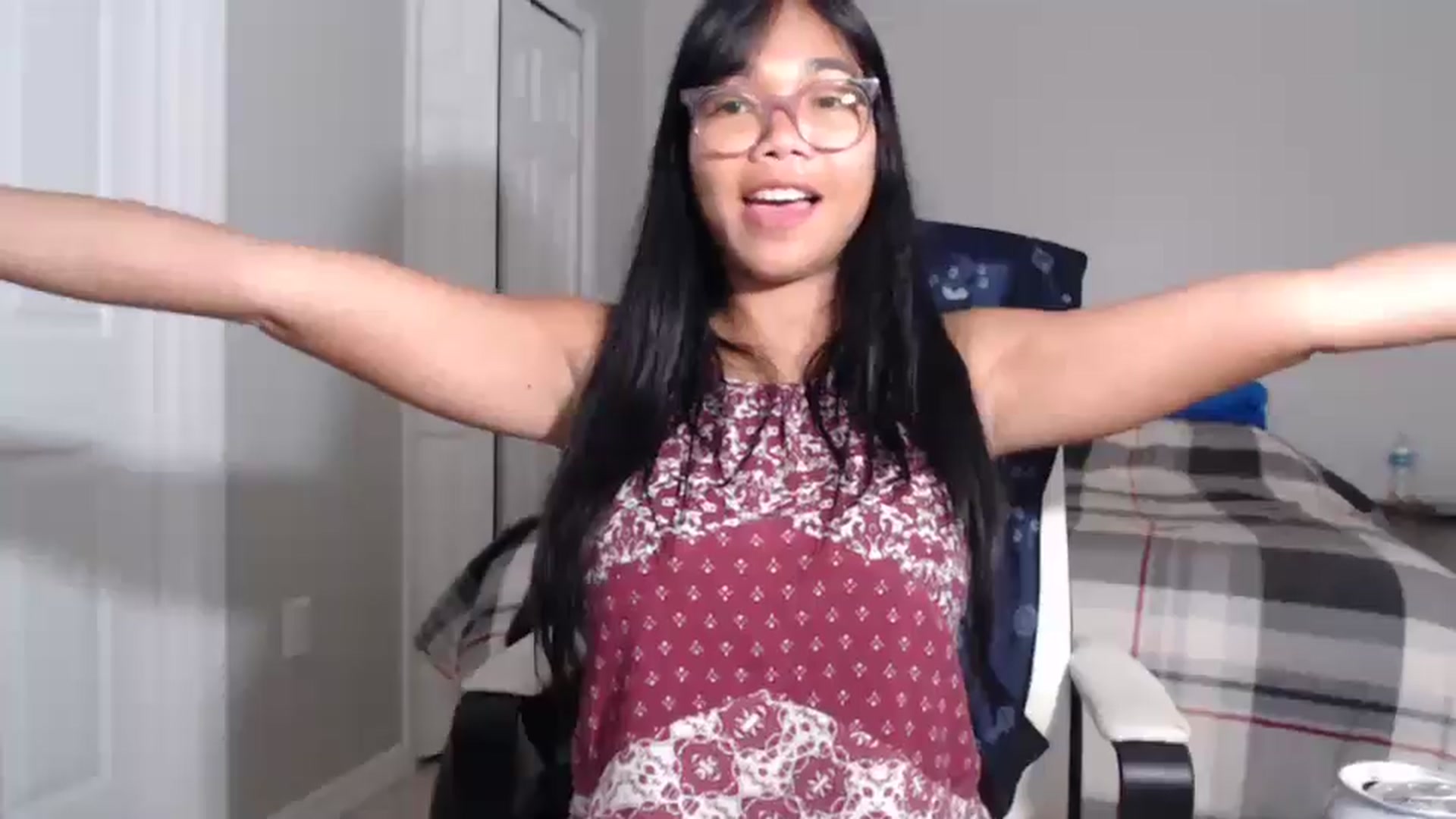 Gallery image thumbnail from Littlekai2023's myfreecams stream on, 07/20/2024, 05:15 image 15 of 20