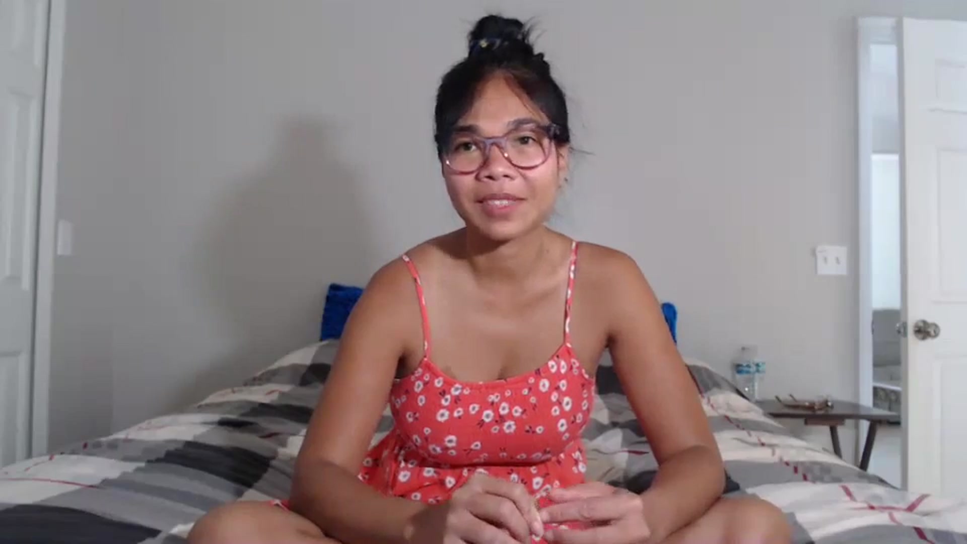 Gallery image thumbnail from Littlekai2023's myfreecams stream on, 07/21/2024, 24:15 image 9 of 20