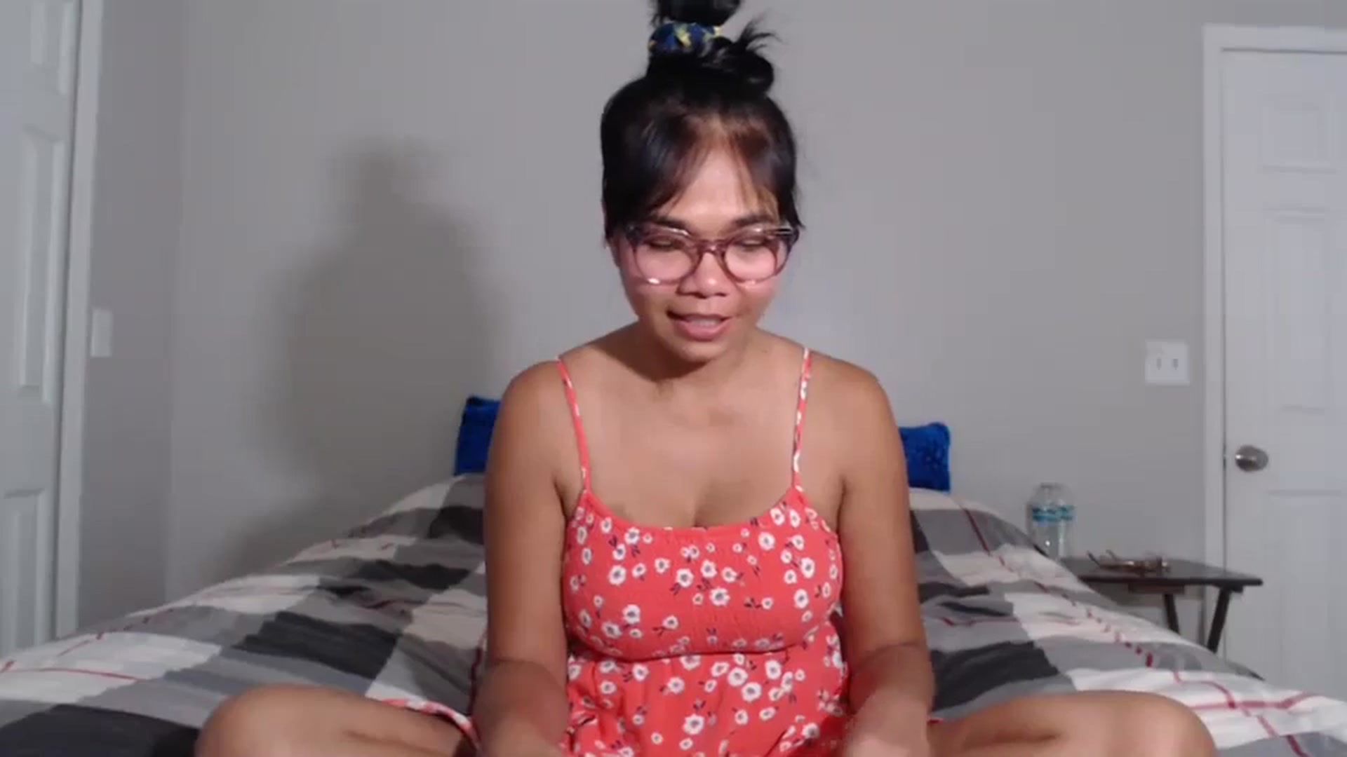 Gallery image thumbnail from Littlekai2023's myfreecams stream on, 07/21/2024, 24:15 image 12 of 20