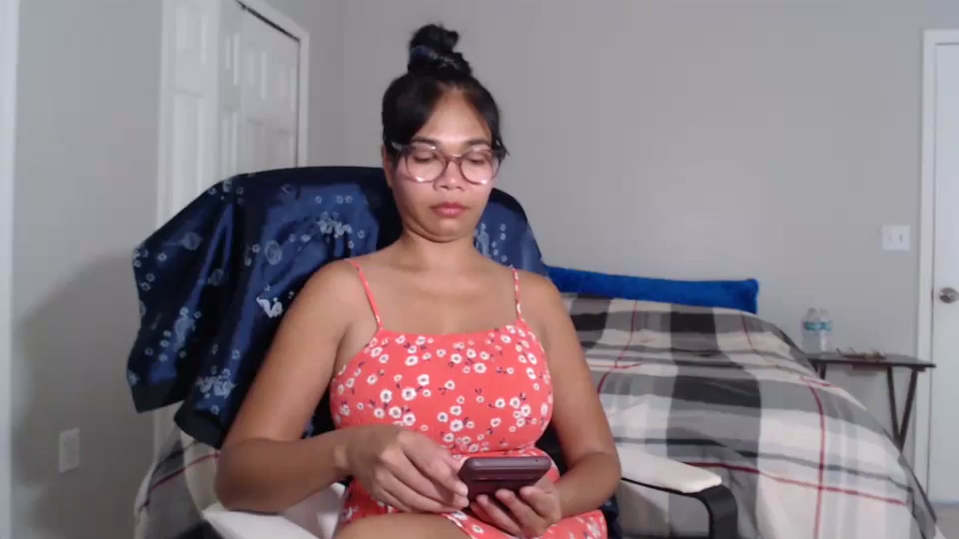 Gallery image thumbnail from Littlekai2023's myfreecams stream on, 07/21/2024, 24:15 image 2 of 20