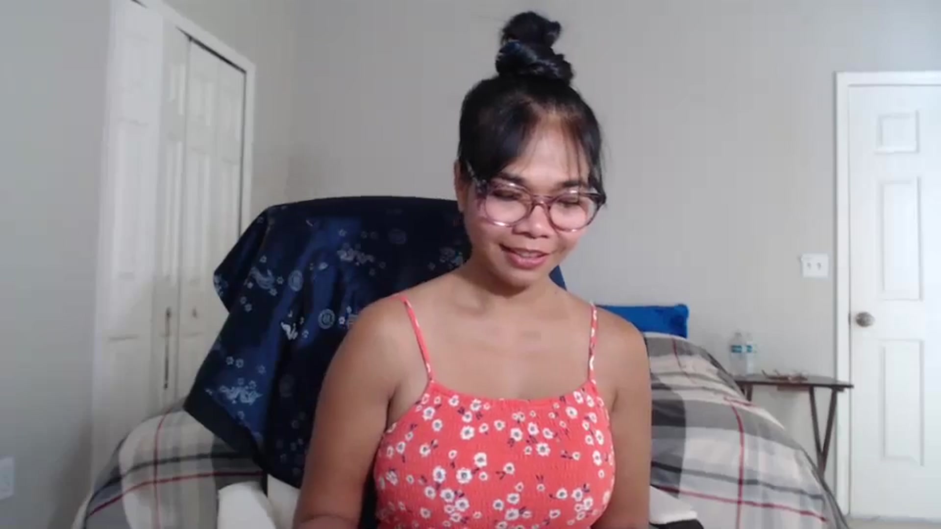 Gallery image thumbnail from Littlekai2023's myfreecams stream on, 07/21/2024, 24:15 image 3 of 20