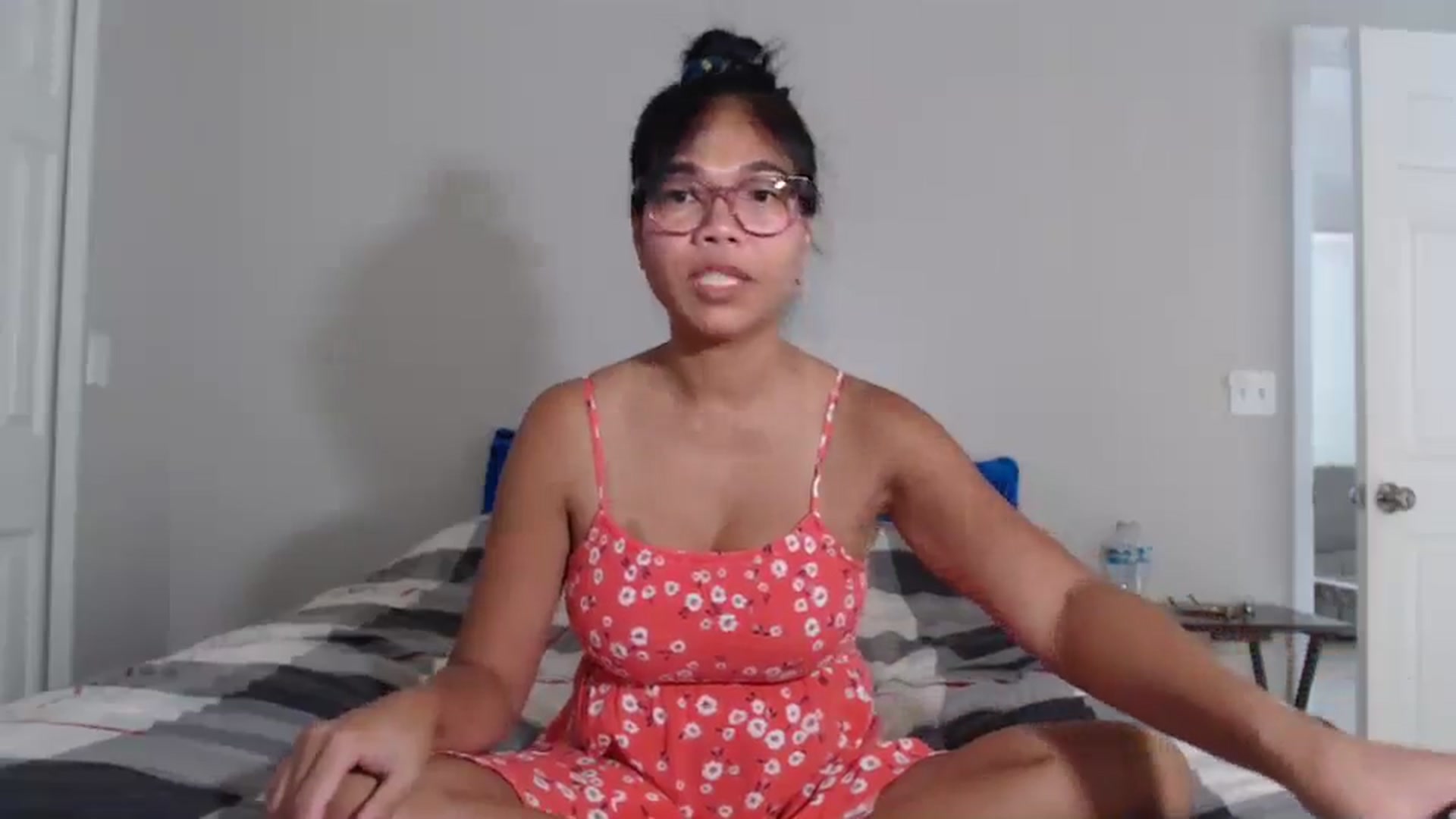 Gallery image thumbnail from Littlekai2023's myfreecams stream on, 07/21/2024, 24:15 image 10 of 20