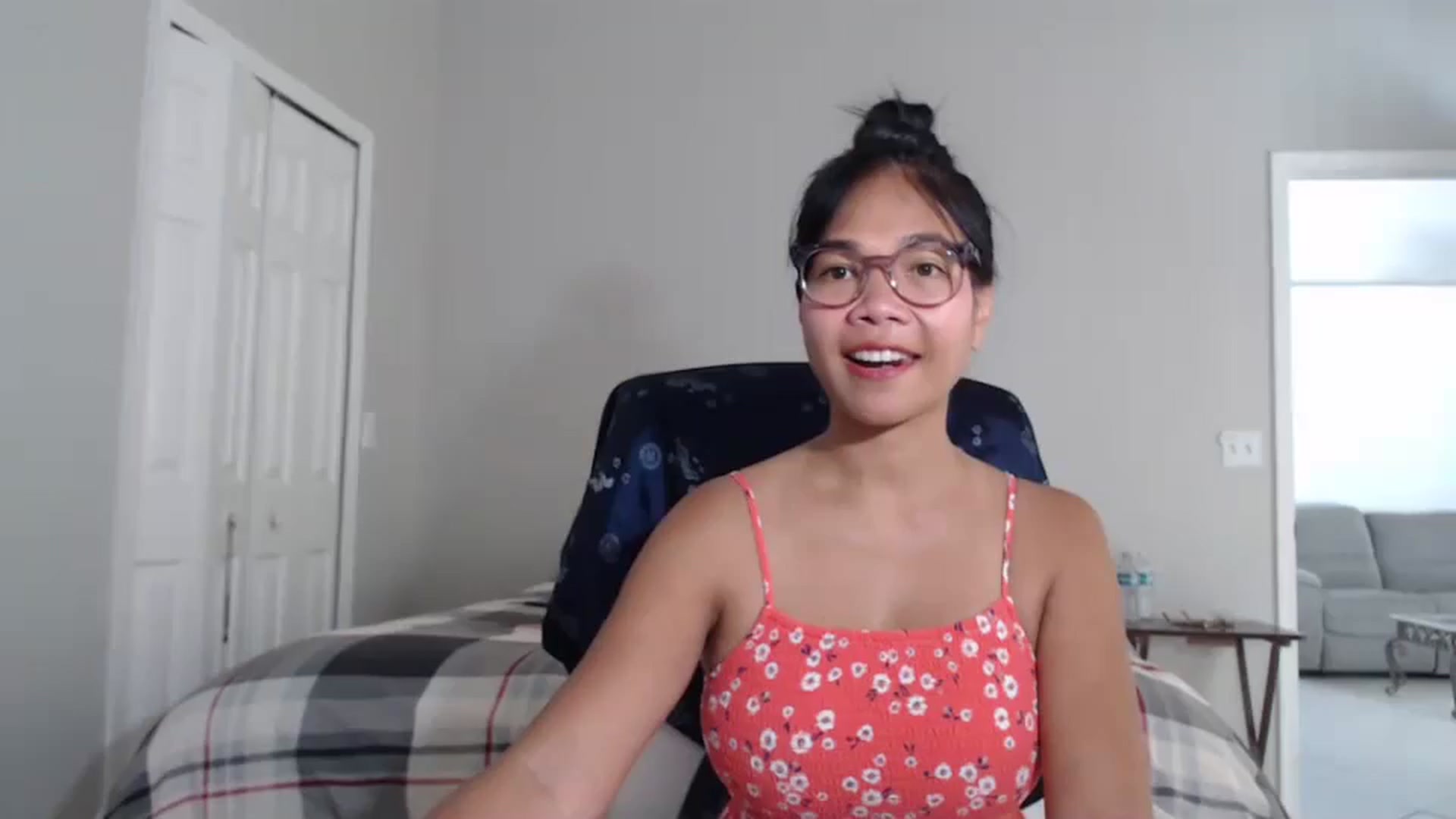 Gallery image thumbnail from Littlekai2023's myfreecams stream on, 07/21/2024, 24:15 image 1 of 20