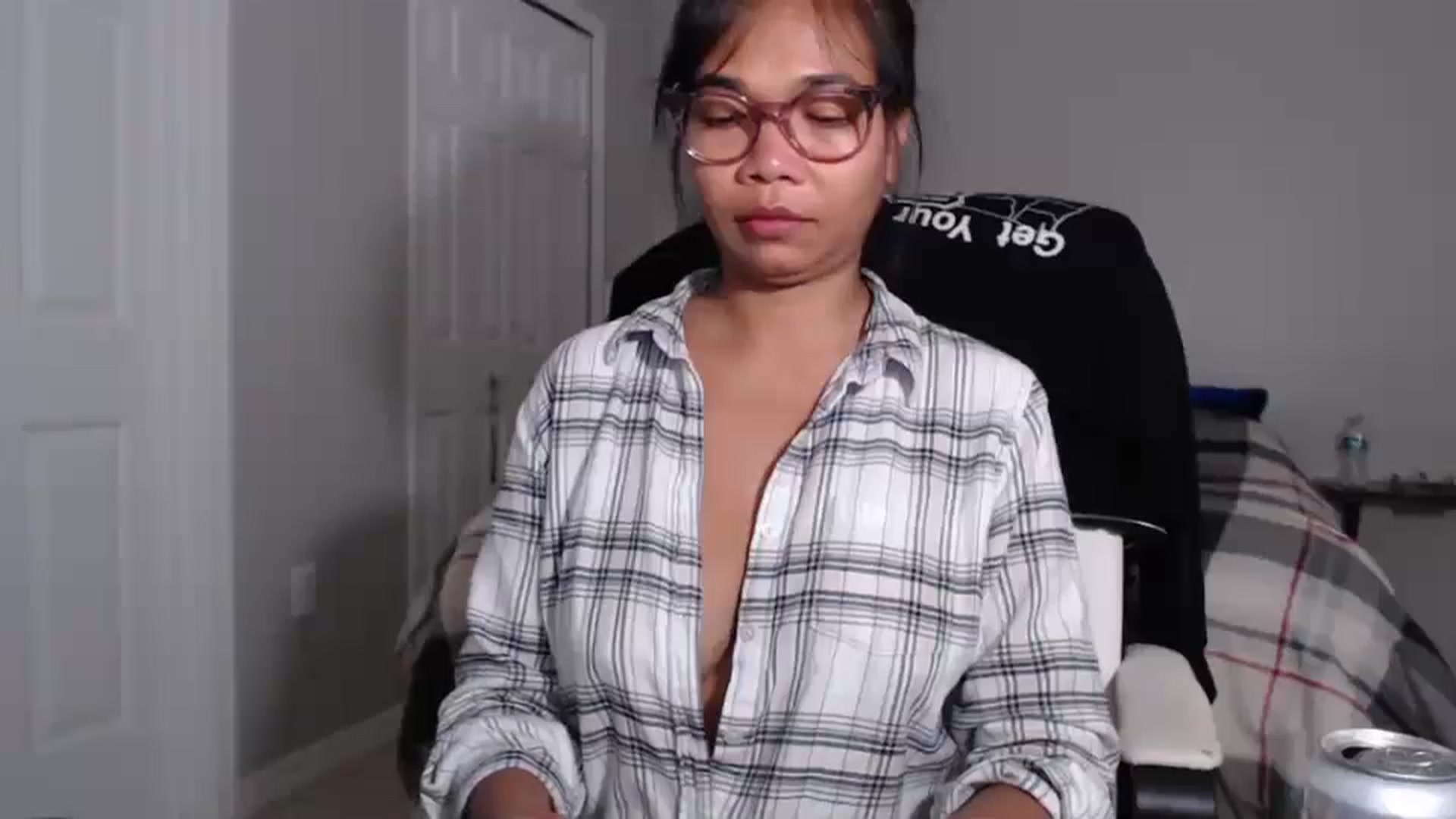 Gallery image thumbnail from Littlekai2023's myfreecams stream on, 07/22/2024, 02:51 image 10 of 20