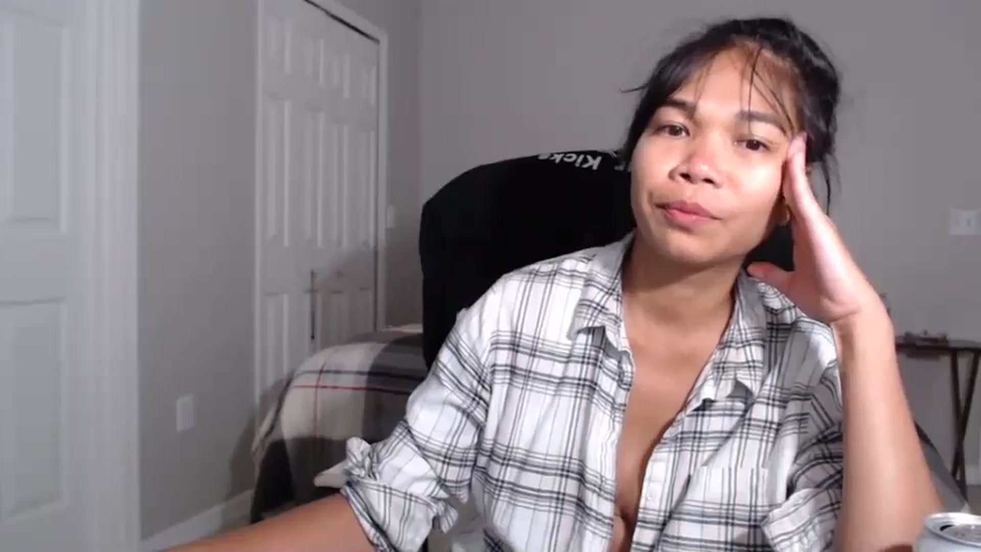 Gallery image thumbnail from Littlekai2023's myfreecams stream on, 07/22/2024, 02:51 image 17 of 20