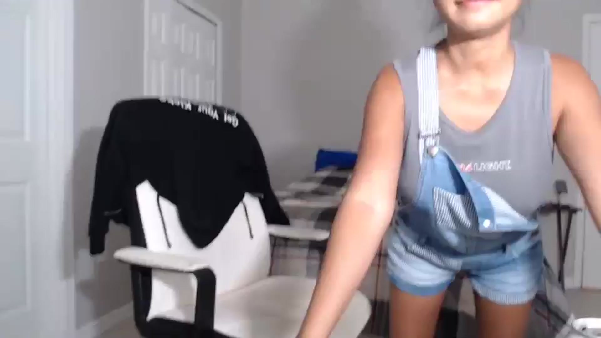 Gallery image thumbnail from Littlekai2023's myfreecams stream on, 07/23/2024, 04:58 image 15 of 20