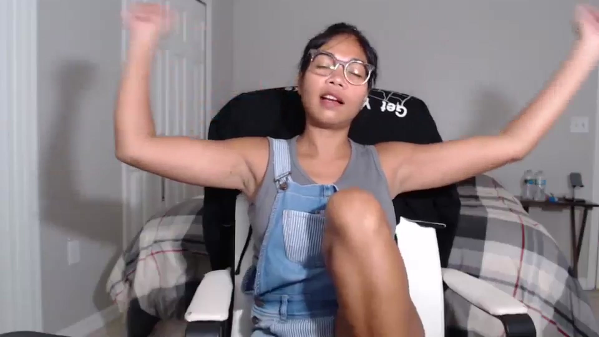 Gallery image thumbnail from Littlekai2023's myfreecams stream on, 07/23/2024, 04:58 image 9 of 20