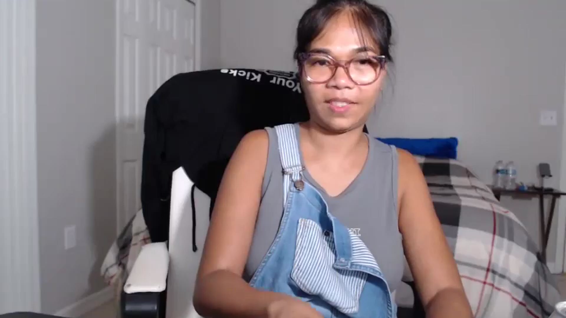 Gallery image thumbnail from Littlekai2023's myfreecams stream on, 07/23/2024, 04:58 image 14 of 20