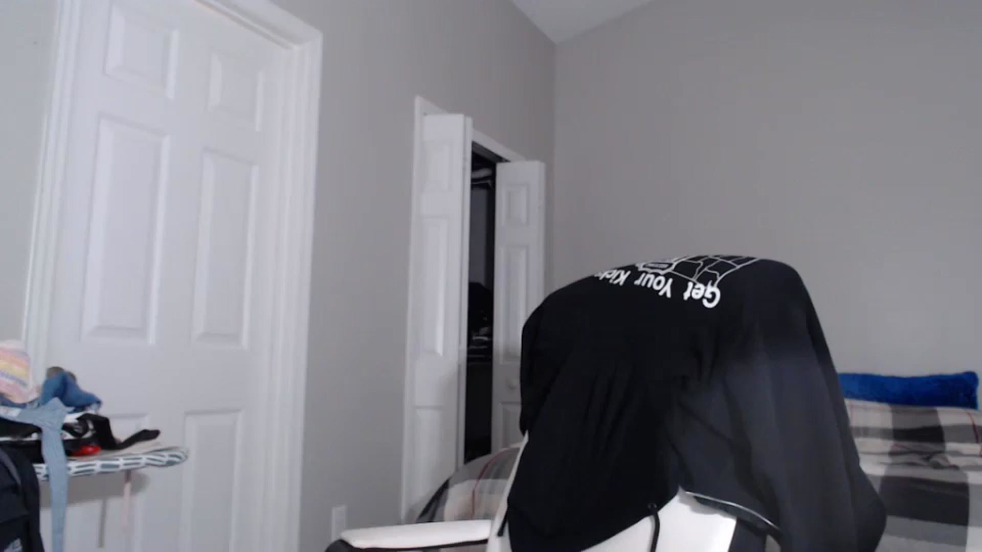 Gallery image thumbnail from Littlekai2023's myfreecams stream on, 07/24/2024, 02:46 image 19 of 20