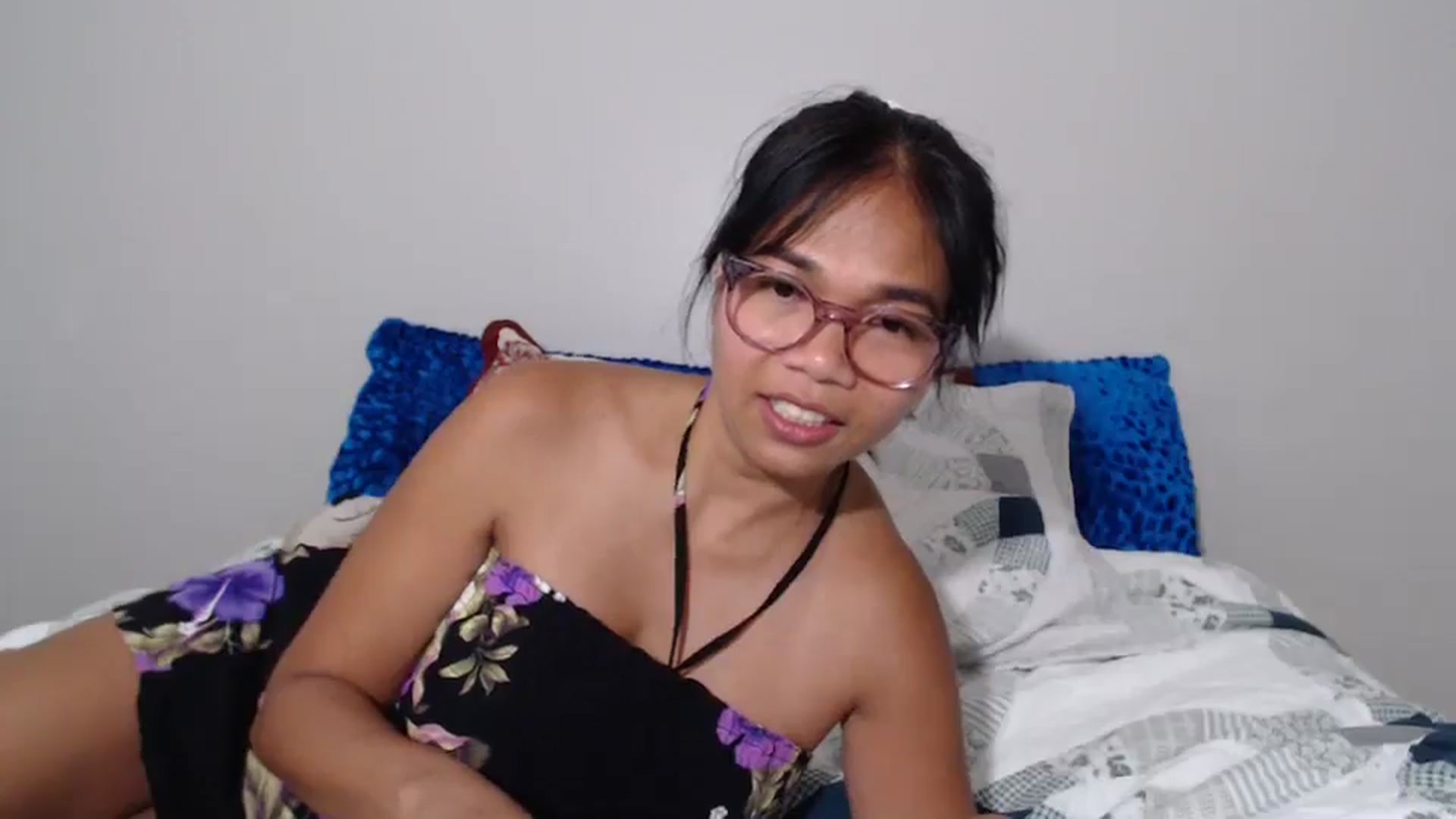 Gallery image thumbnail from Littlekai2023's myfreecams stream on, 07/25/2024, 03:55 image 16 of 20