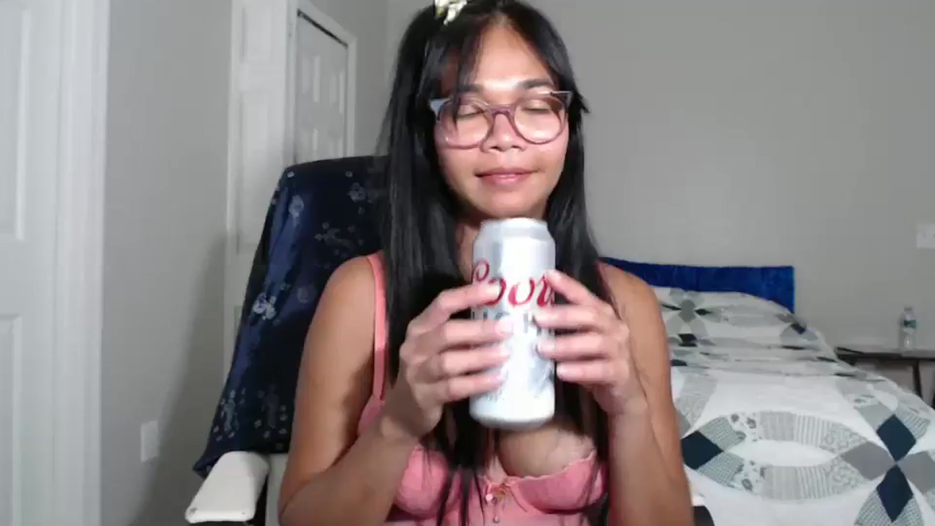 Gallery image thumbnail from Littlekai2023's myfreecams stream on, 07/28/2024, 24:47 image 16 of 20