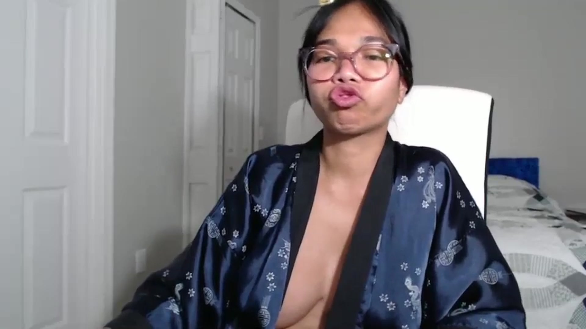 Gallery image thumbnail from Littlekai2023's myfreecams stream on, 07/28/2024, 03:44 image 14 of 20