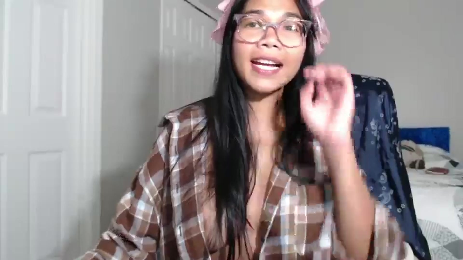 Gallery image thumbnail from Littlekai2023's myfreecams stream on, 07/29/2024, 01:35 image 8 of 20
