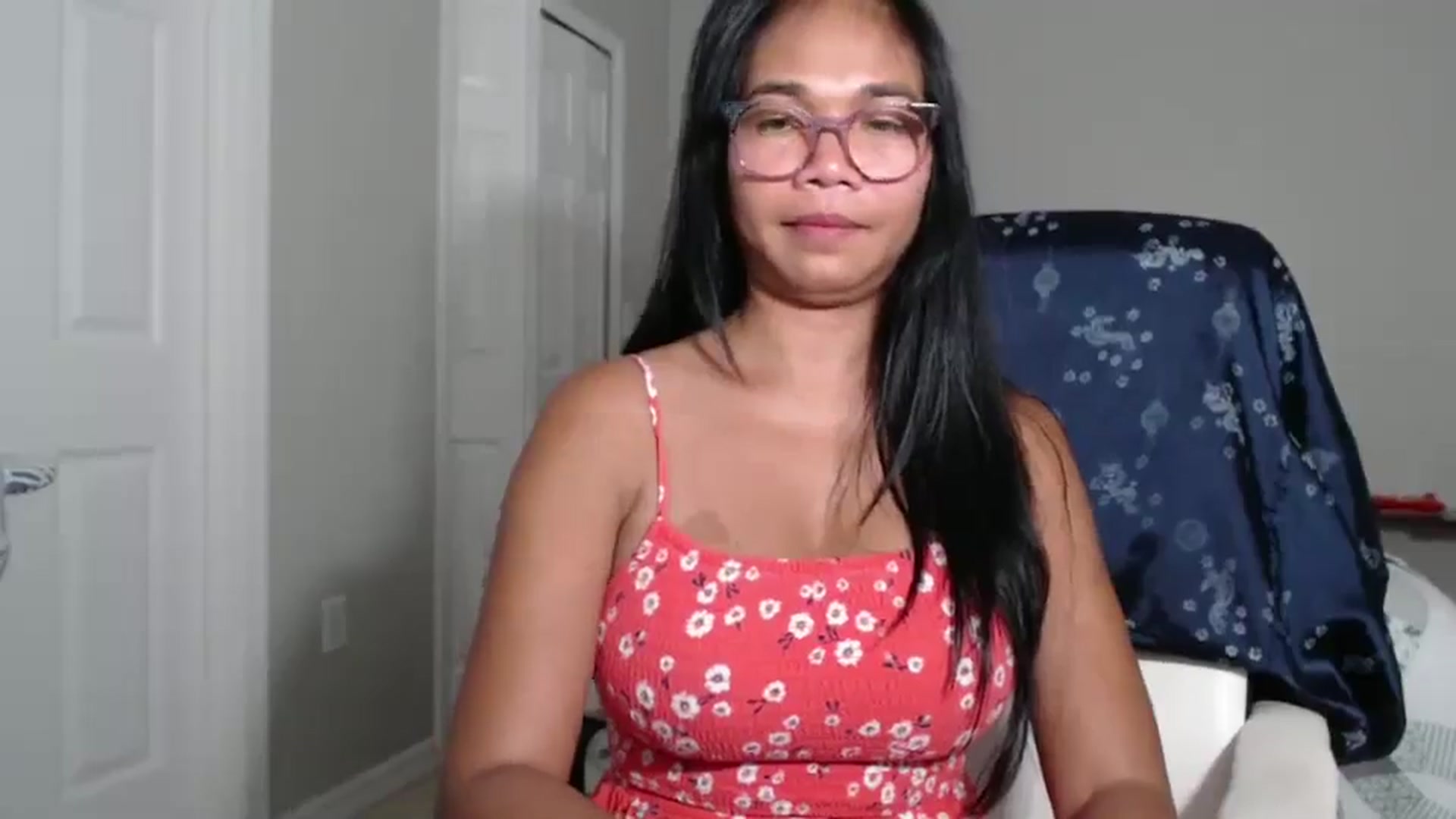 Gallery image thumbnail from Littlekai2023's myfreecams stream on, 07/31/2024, 03:25 image 14 of 20
