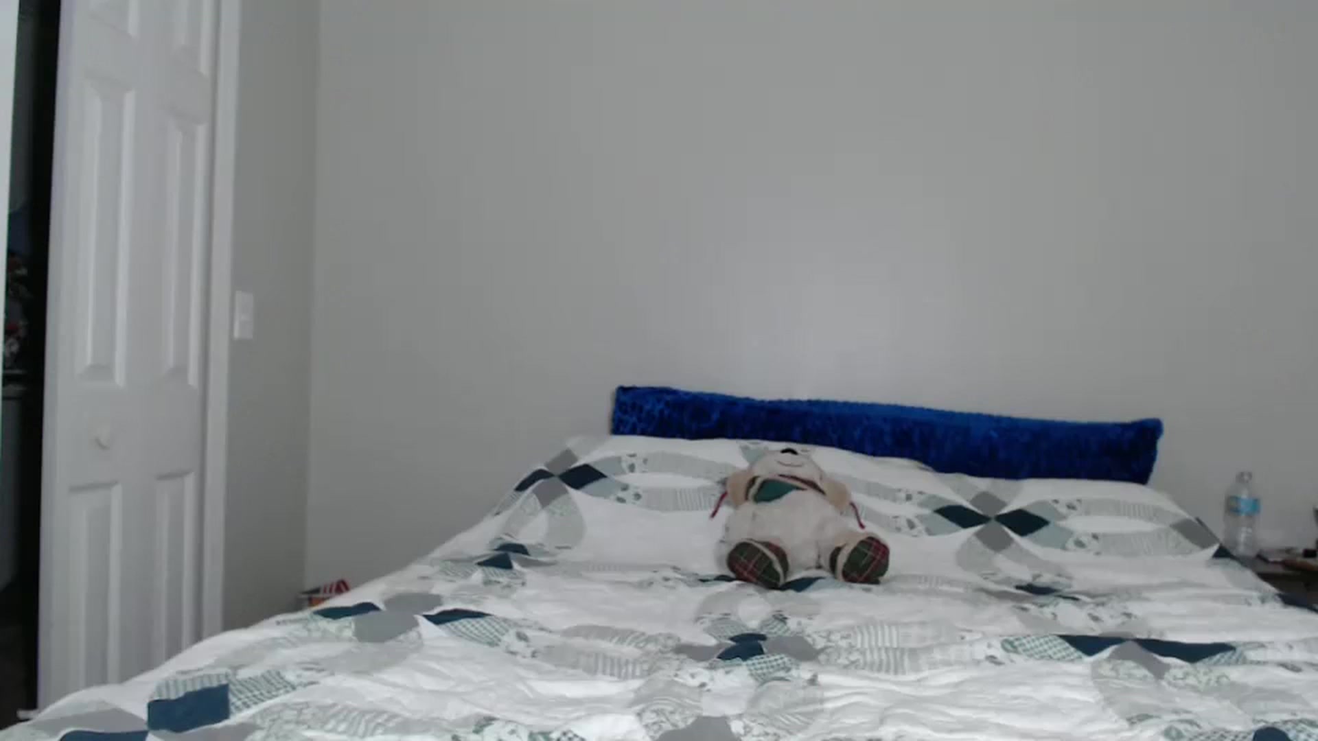Gallery image thumbnail from Littlekai2023's myfreecams stream on, 08/22/2024, 03:06 image 18 of 20