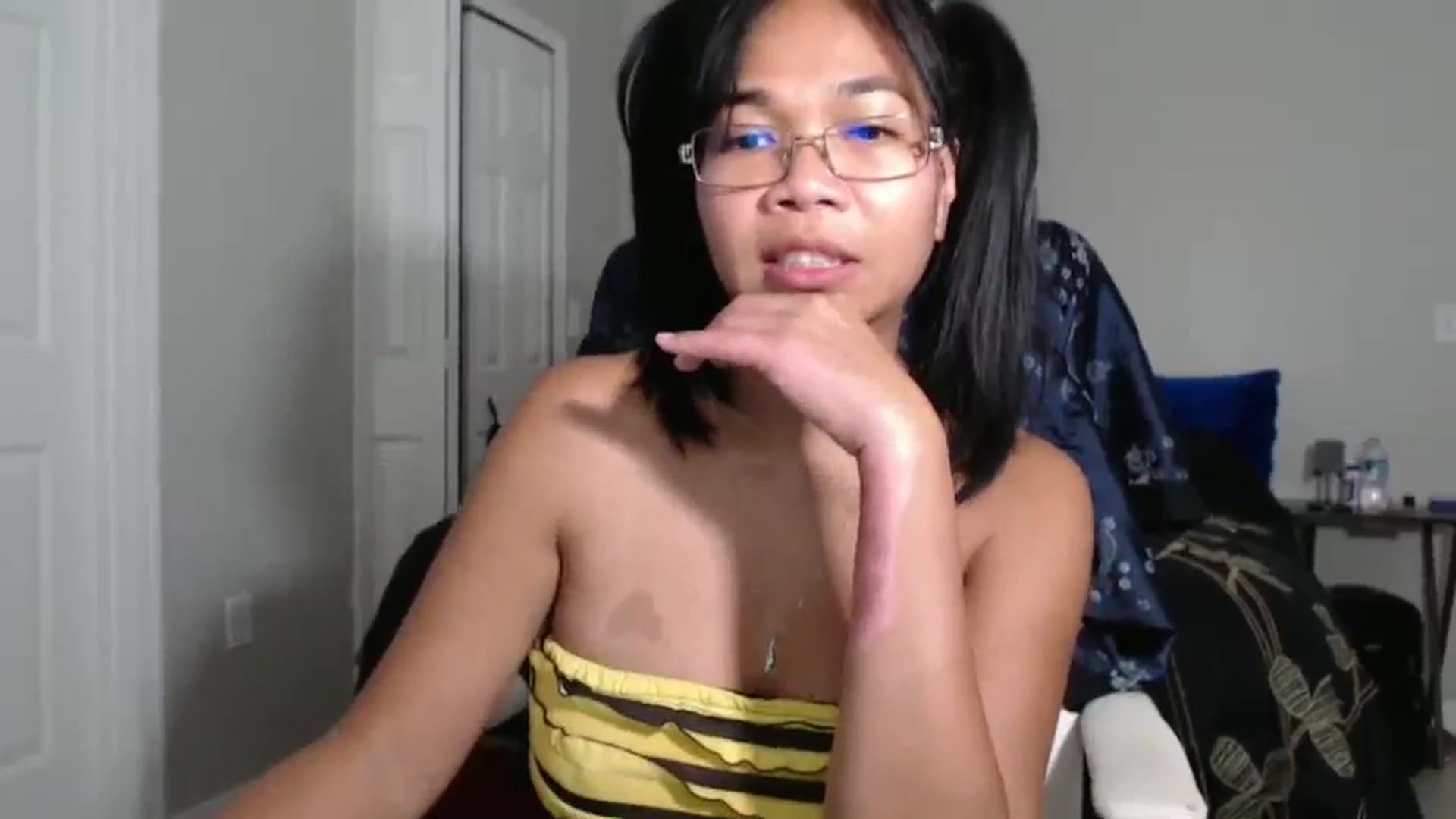 Gallery image thumbnail from Littlekai2023's myfreecams stream on, 09/04/2024, 24:01 image 6 of 20