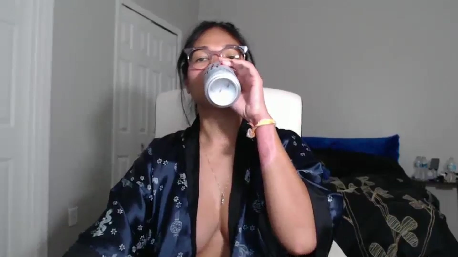 Gallery image thumbnail from Littlekai2023's myfreecams stream on, 09/08/2024, 24:50 image 15 of 20