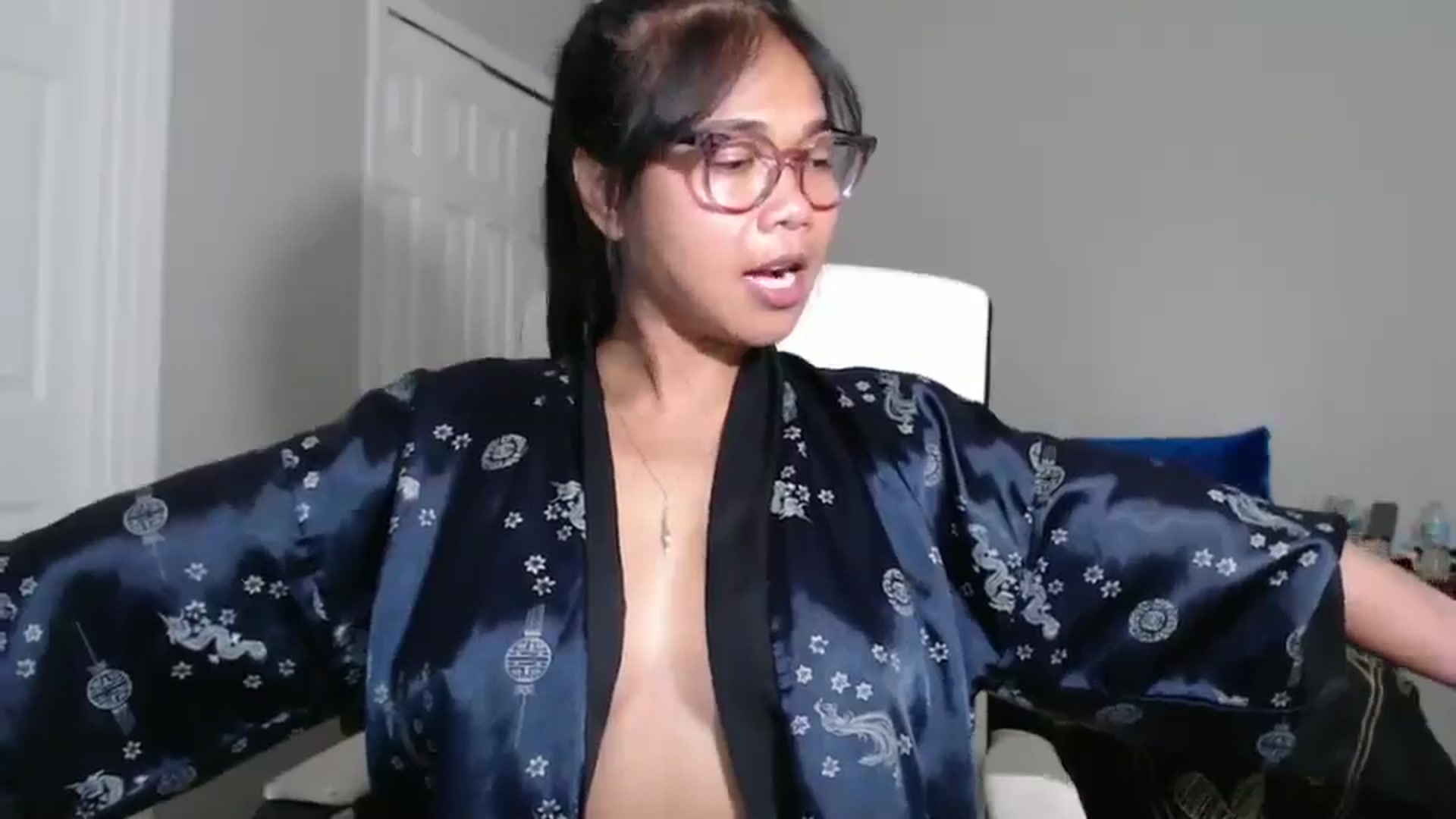 Gallery image thumbnail from Littlekai2023's myfreecams stream on, 09/08/2024, 24:50 image 13 of 20