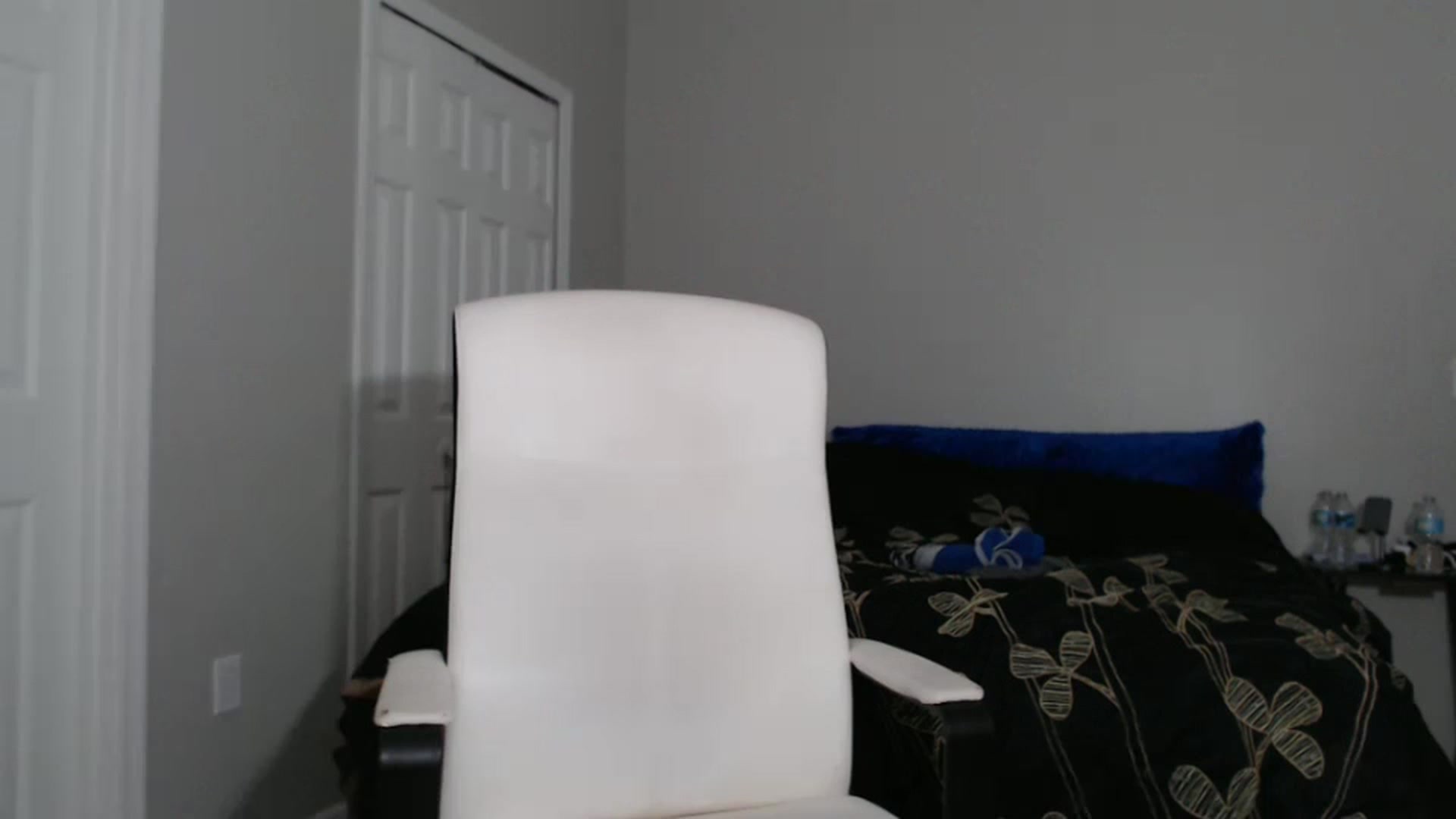 Gallery image thumbnail from Littlekai2023's myfreecams stream on, 09/08/2024, 24:50 image 4 of 20