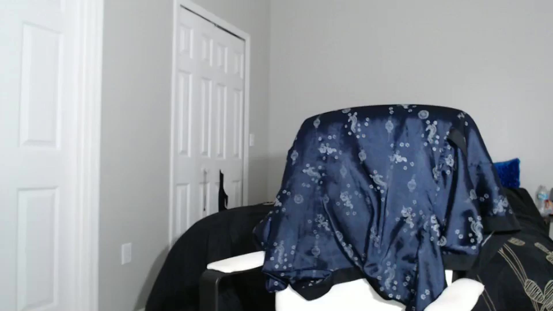 Gallery image thumbnail from Littlekai2023's myfreecams stream on, 09/09/2024, 02:19 image 14 of 20