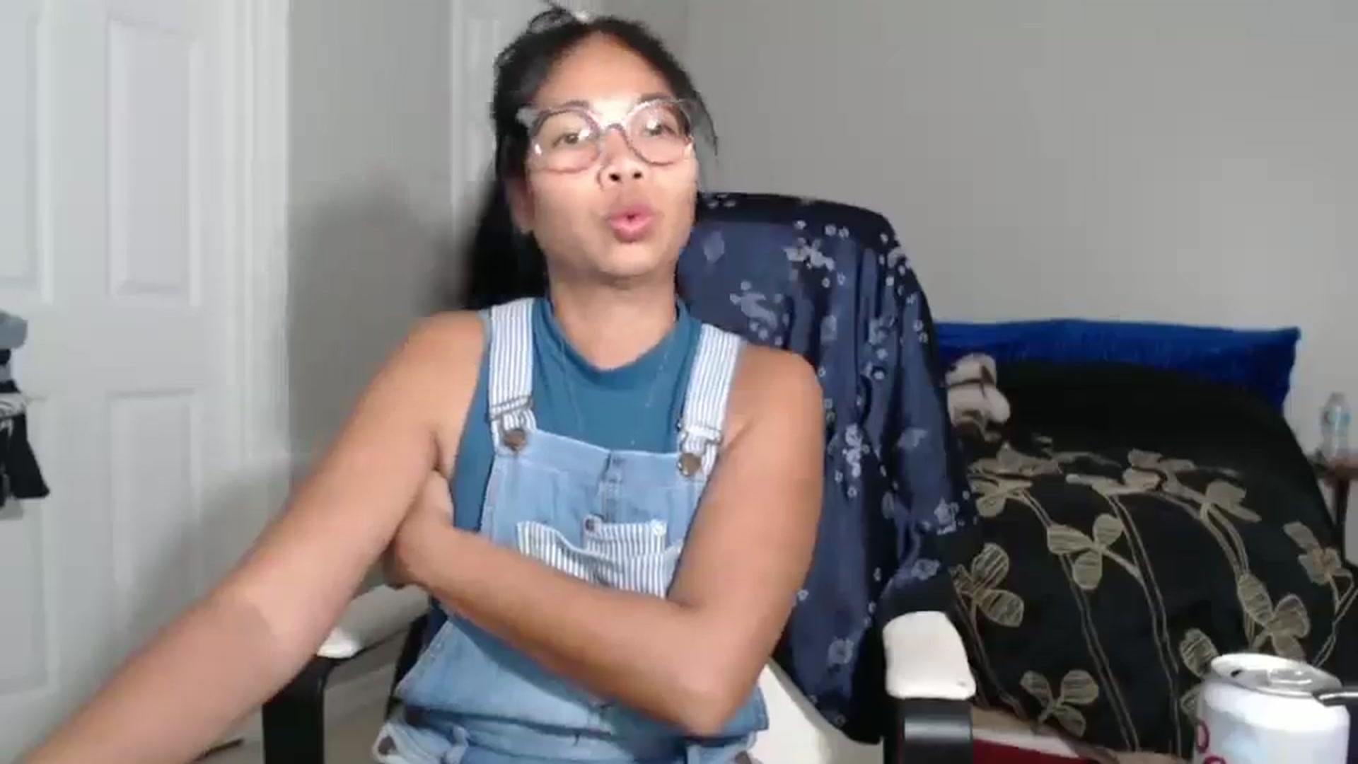 Gallery image thumbnail from Littlekai2023's myfreecams stream on, 09/10/2024, 24:01 image 19 of 20