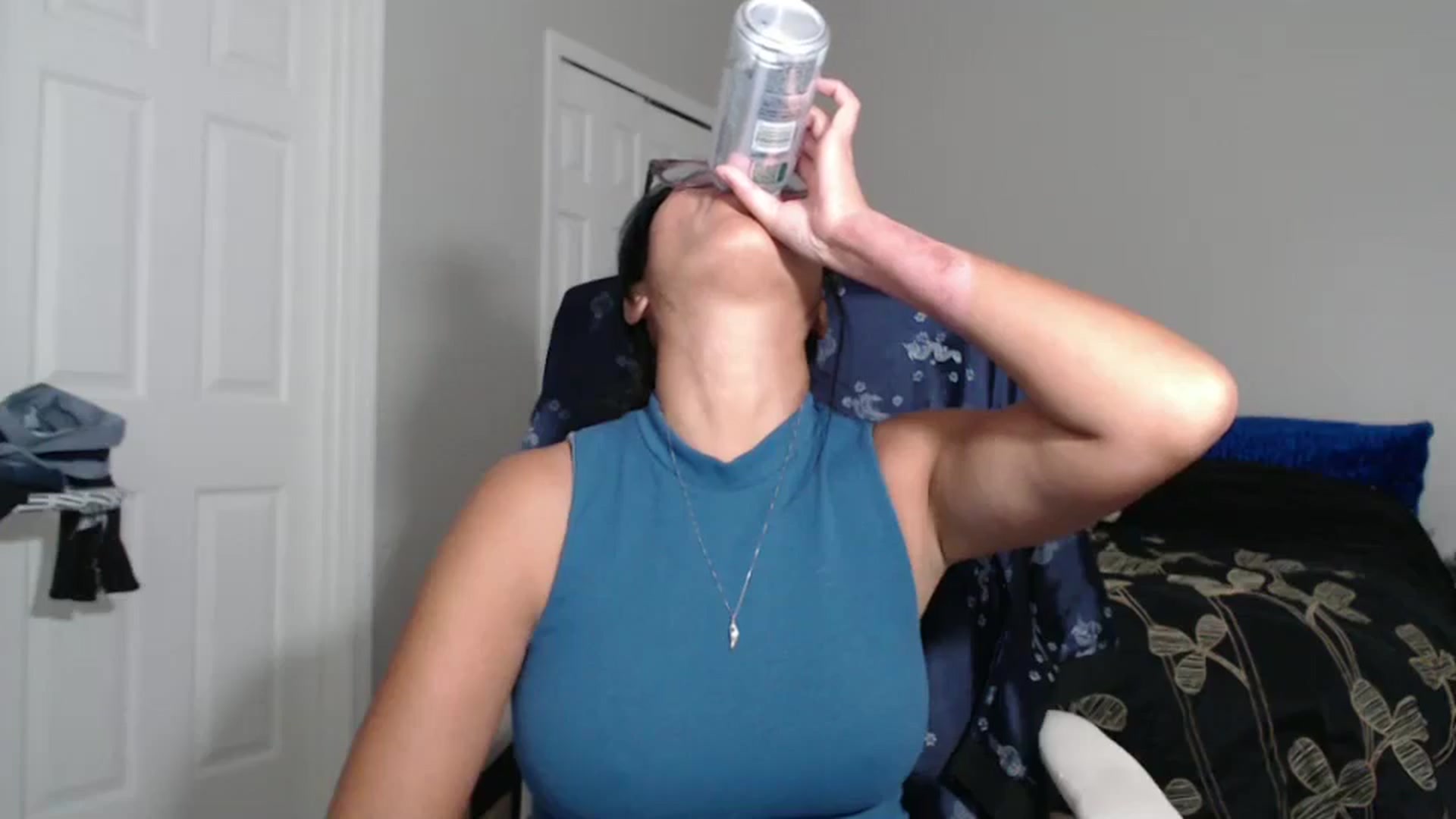 Gallery image thumbnail from Littlekai2023's myfreecams stream on, 09/10/2024, 03:45 image 17 of 20