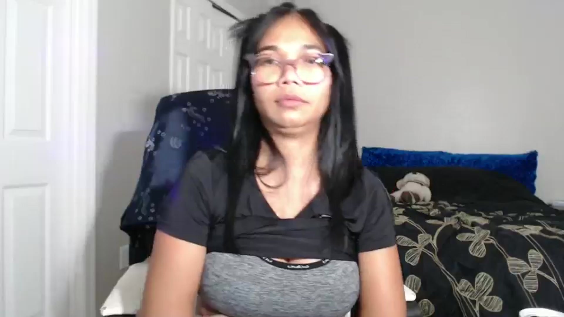 Gallery image thumbnail from Littlekai2023's myfreecams stream on, 09/15/2024, 03:52 image 16 of 20
