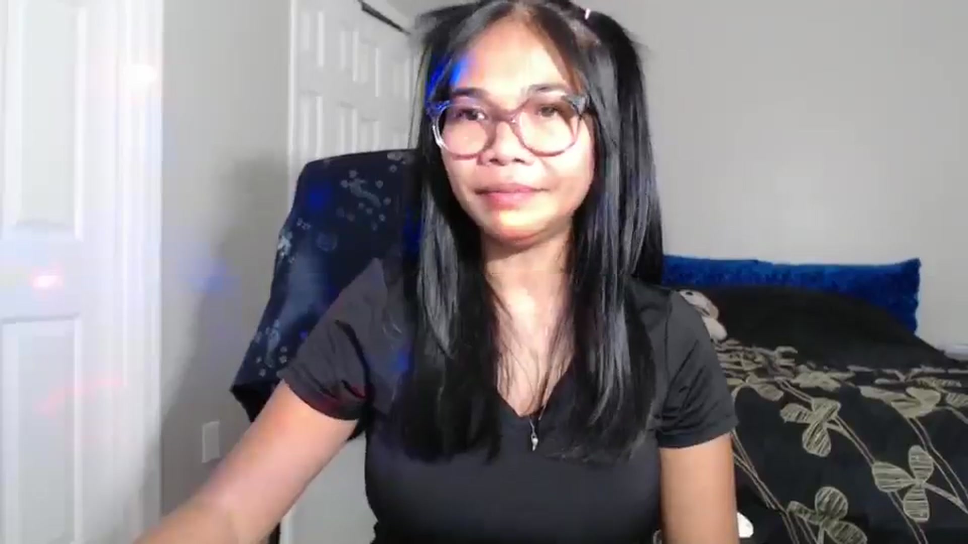 Gallery image thumbnail from Littlekai2023's myfreecams stream on, 09/15/2024, 03:52 image 14 of 20