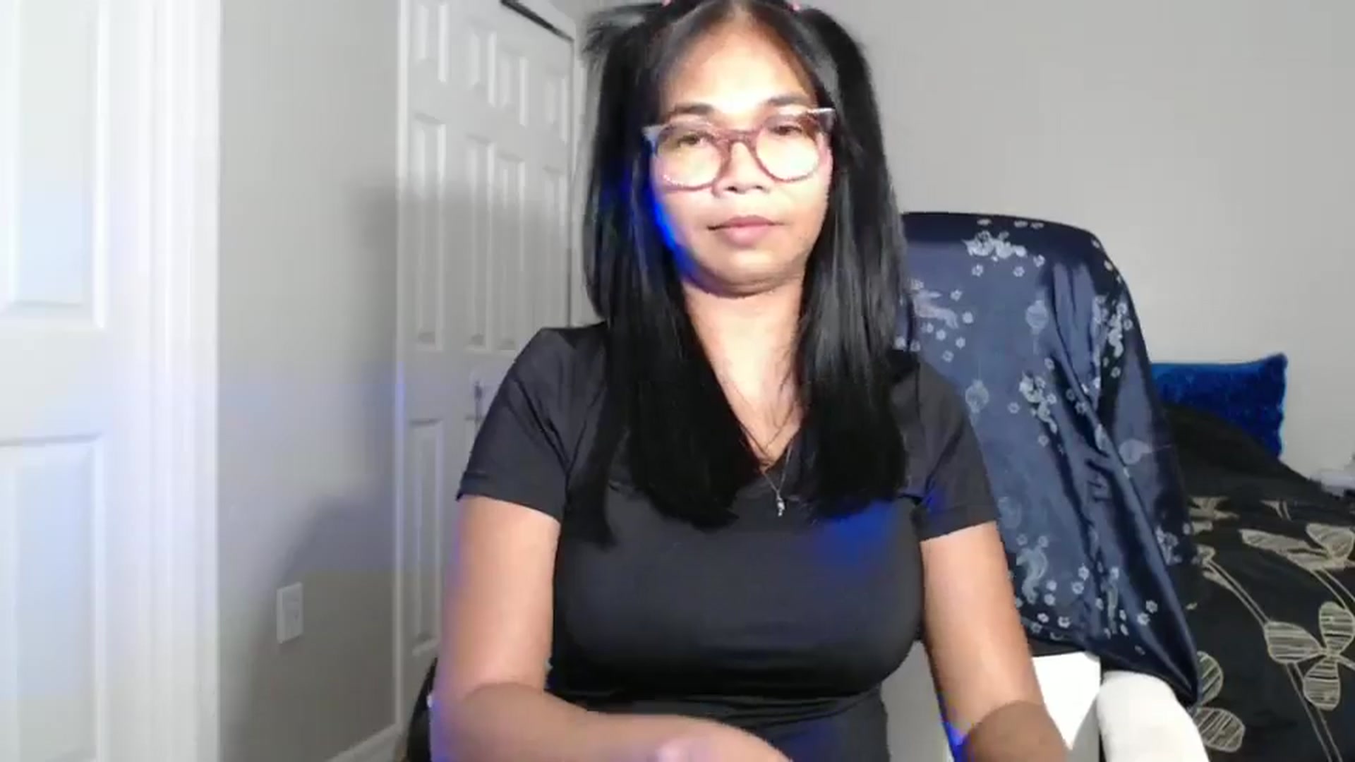 Gallery image thumbnail from Littlekai2023's myfreecams stream on, 09/15/2024, 03:52 image 3 of 20