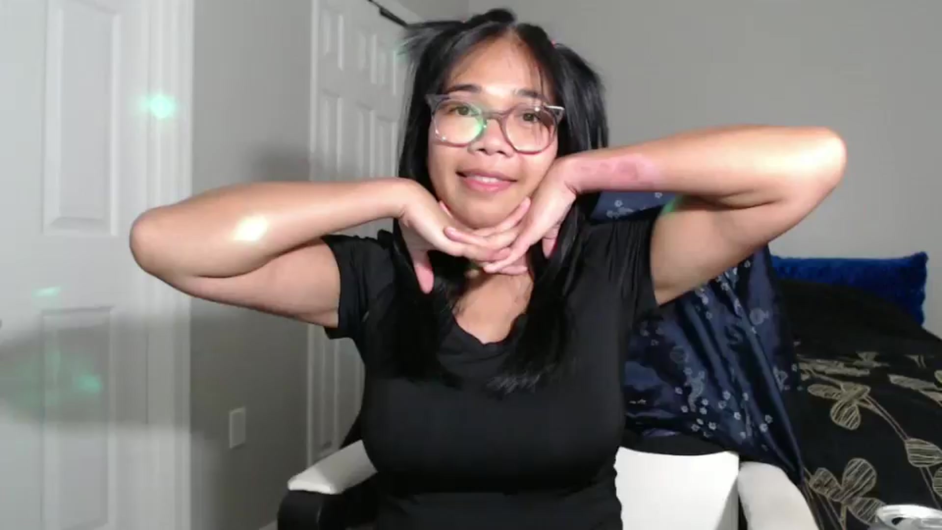 Gallery image thumbnail from Littlekai2023's myfreecams stream on, 09/15/2024, 03:52 image 12 of 20