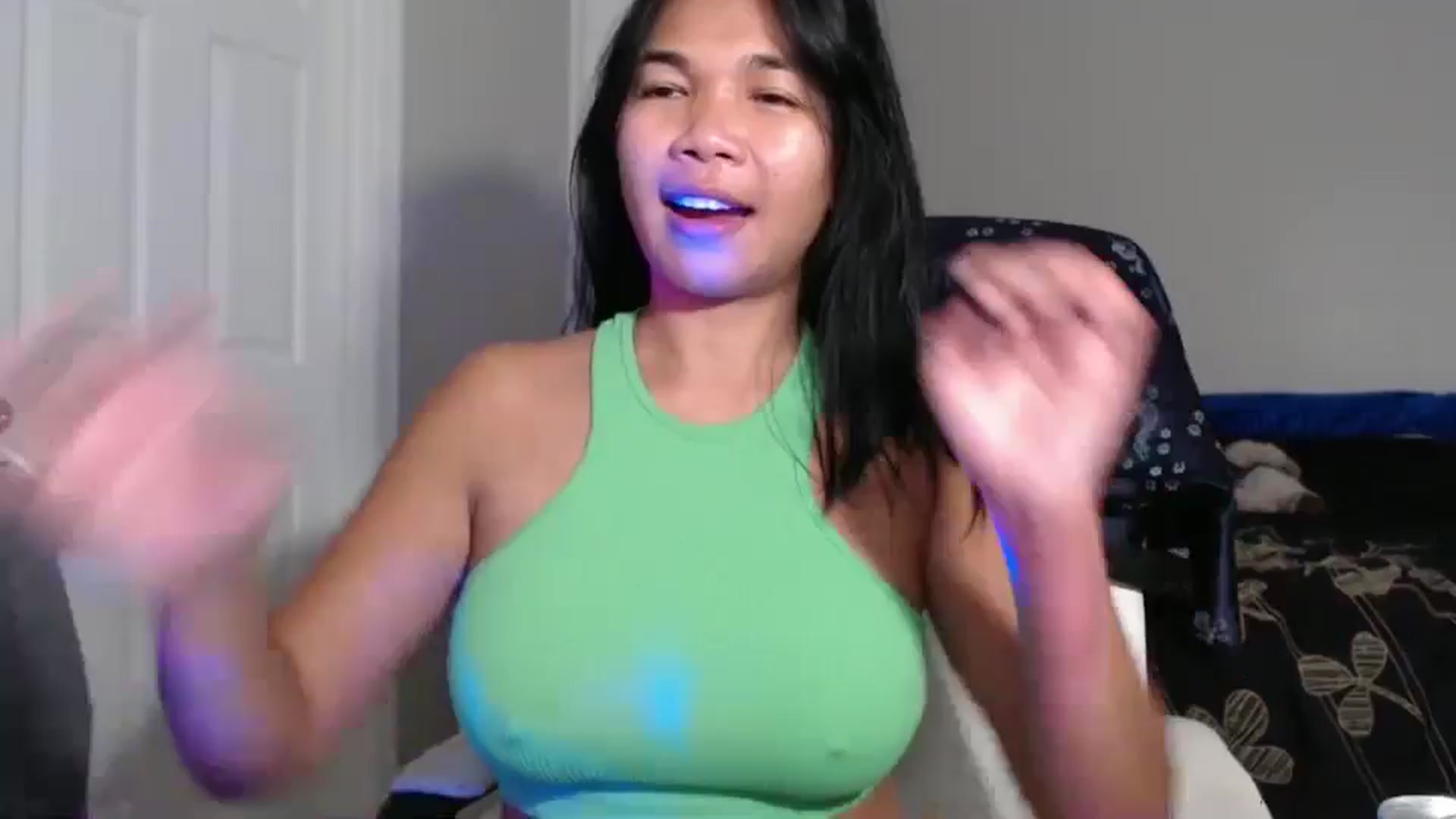 Gallery image thumbnail from Littlekai2023's myfreecams stream on, 09/16/2024, 24:20 image 15 of 20
