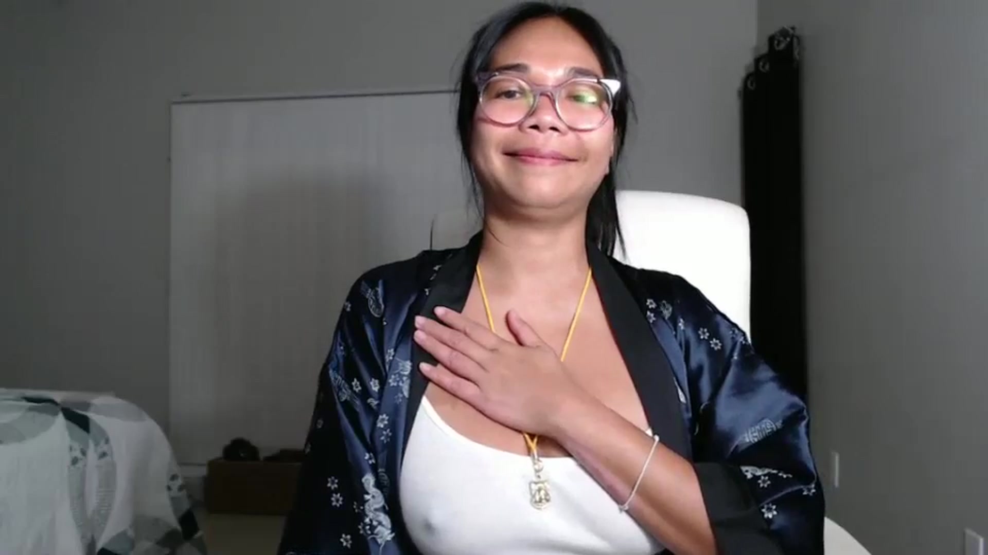 Gallery image thumbnail from Littlekai2023's myfreecams stream on, 09/24/2024, 03:10 image 7 of 20