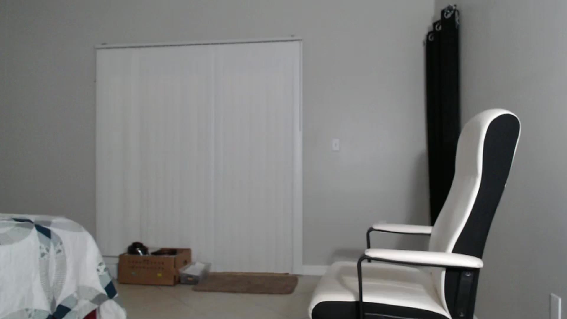 Gallery image thumbnail from Littlekai2023's myfreecams stream on, 09/24/2024, 03:10 image 16 of 20