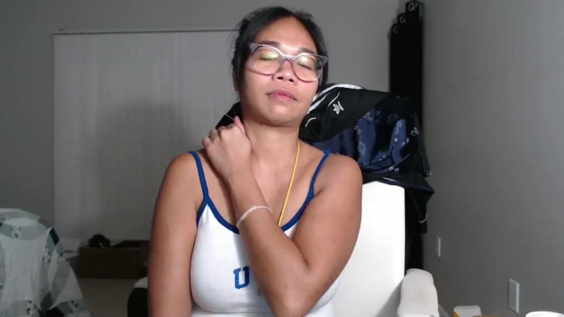Gallery image thumbnail from Littlekai2023's myfreecams stream on, 09/30/2024, 03:57 image 16 of 20