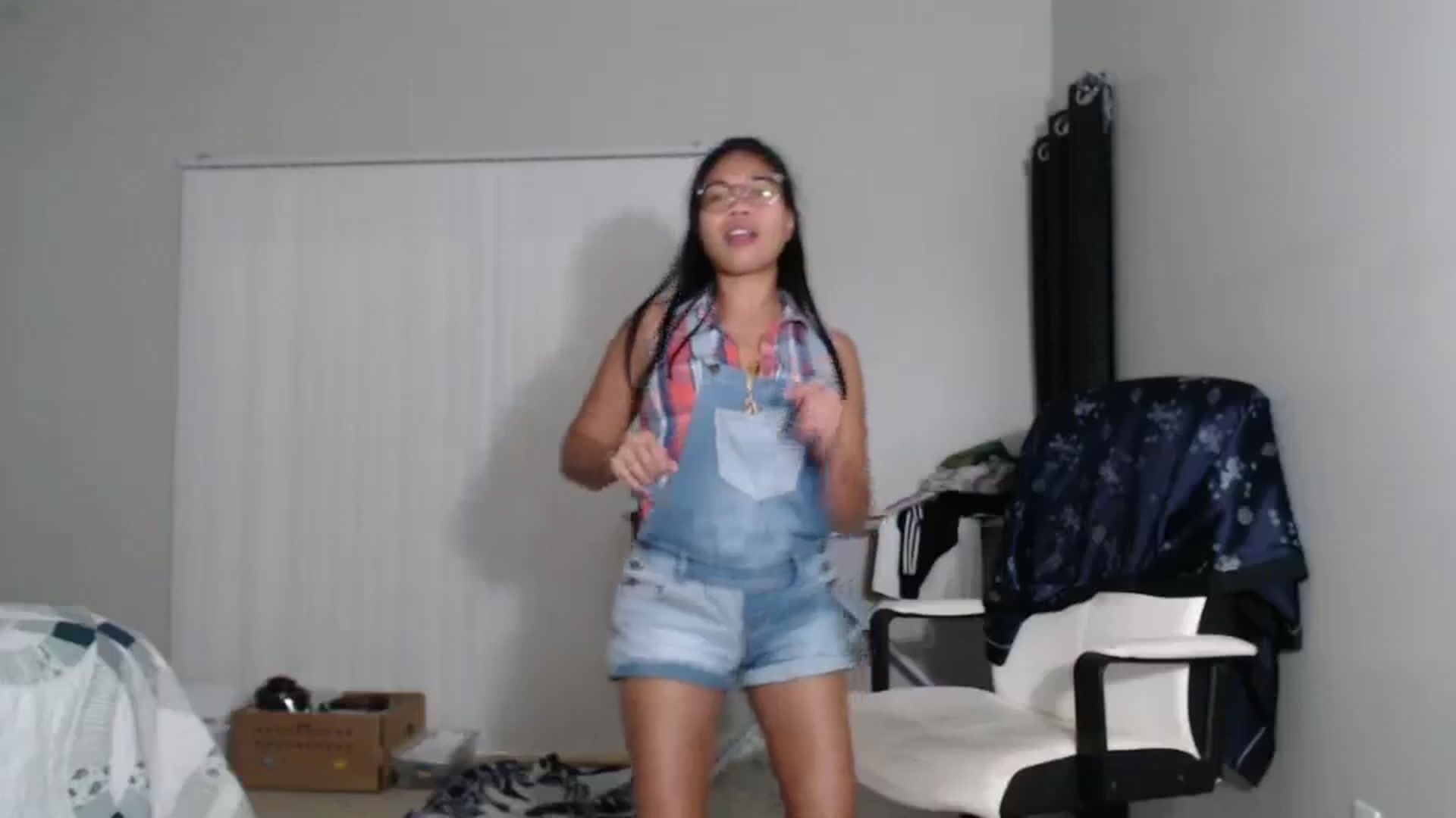 Gallery image thumbnail from Littlekai2023's myfreecams stream on, 10/06/2024, 03:50 image 12 of 20