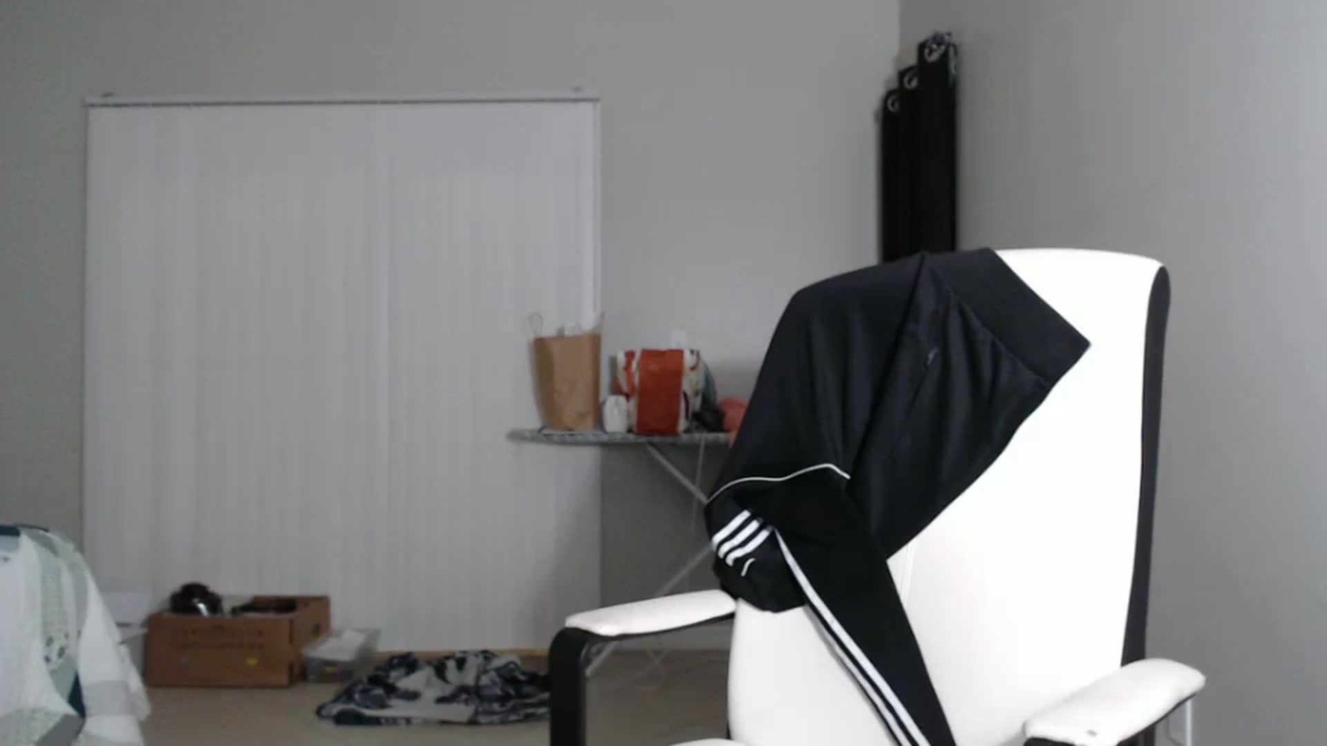 Gallery image thumbnail from Littlekai2023's myfreecams stream on, 10/08/2024, 05:08 image 8 of 20