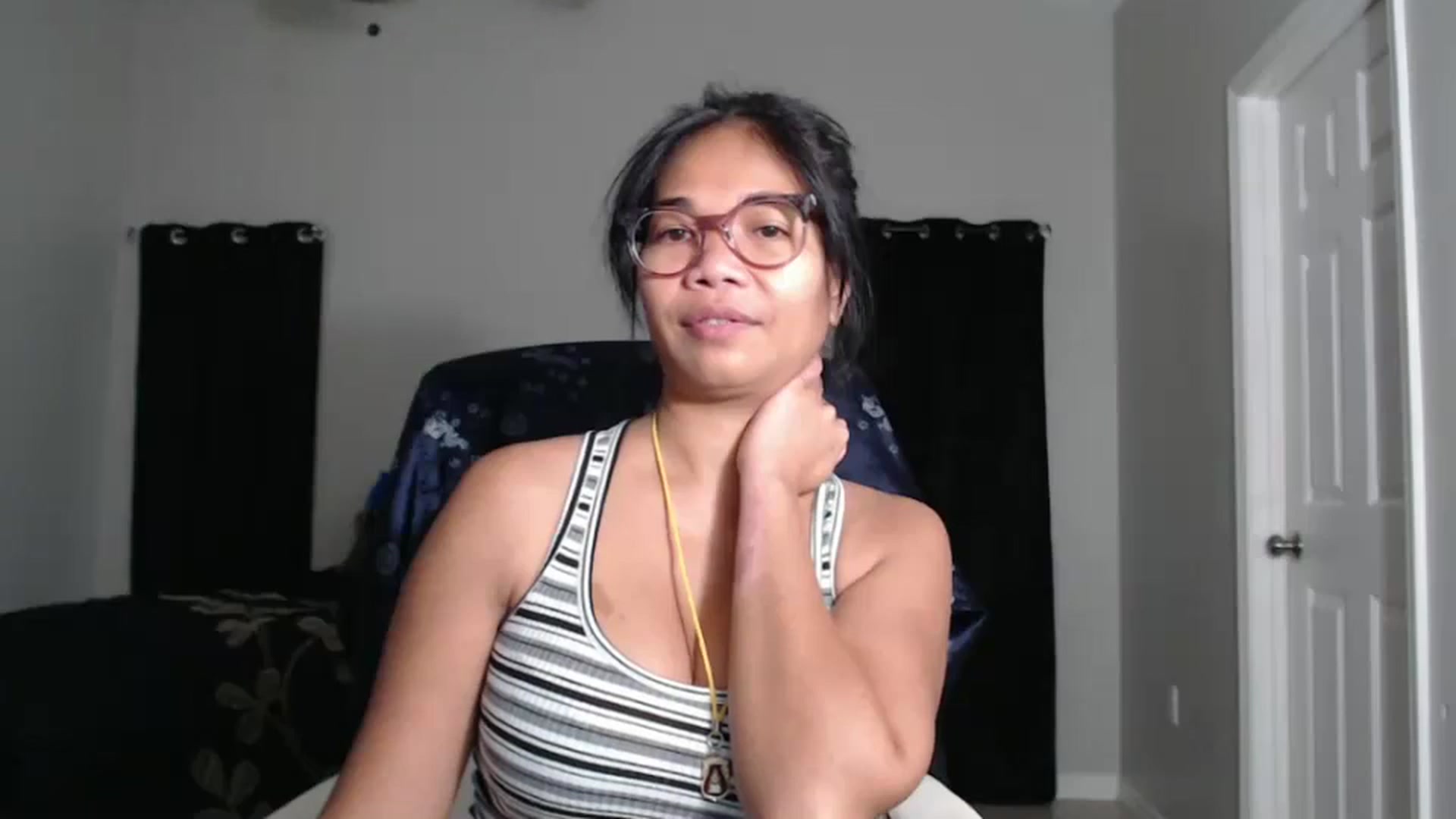 Gallery image thumbnail from Littlekai2023's myfreecams stream on, 10/11/2024, 03:10 image 16 of 20