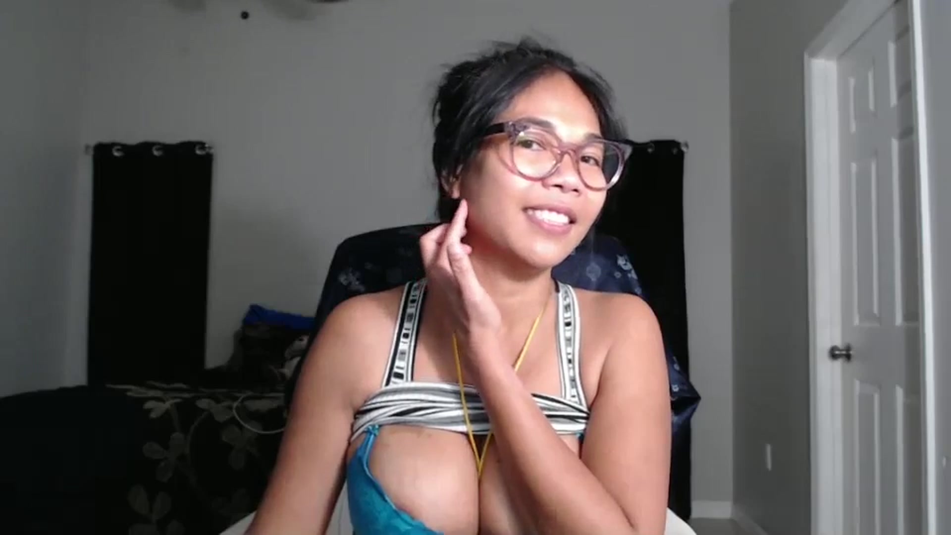 Gallery image thumbnail from Littlekai2023's myfreecams stream on, 10/11/2024, 03:10 image 18 of 20