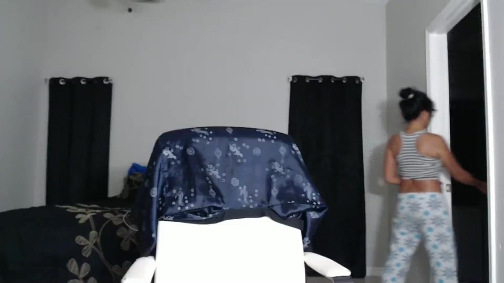 Gallery image thumbnail from Littlekai2023's myfreecams stream on, 10/11/2024, 03:10 image 13 of 20