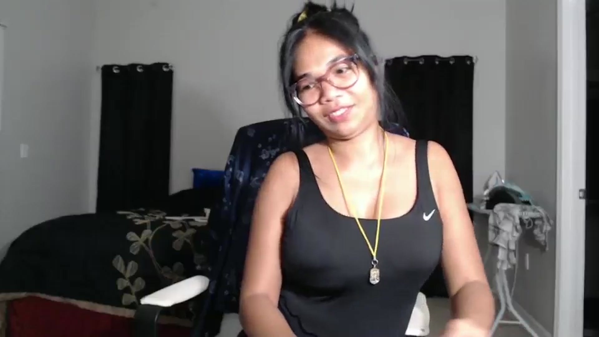 Gallery image thumbnail from Littlekai2023's myfreecams stream on, 10/13/2024, 23:45 image 14 of 20