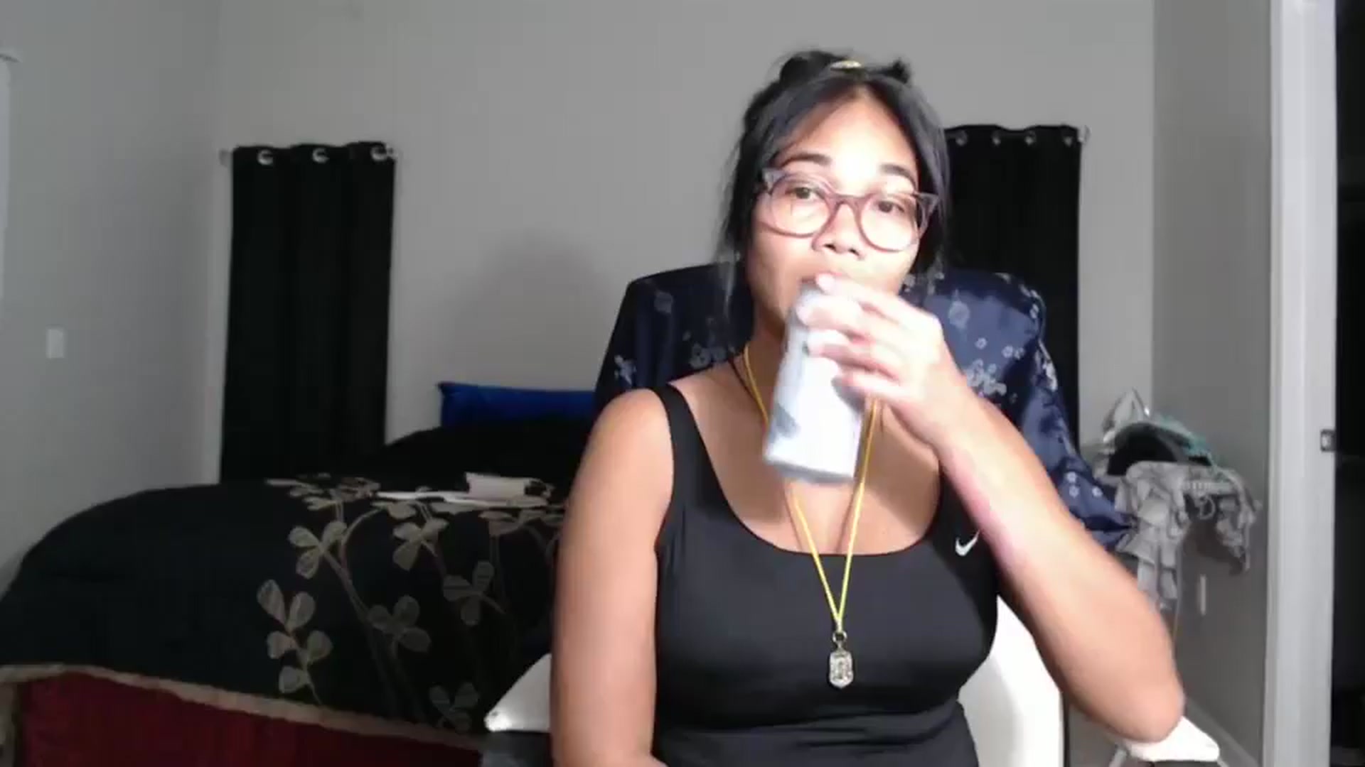 Gallery image thumbnail from Littlekai2023's myfreecams stream on, 10/14/2024, 24:00 image 16 of 20