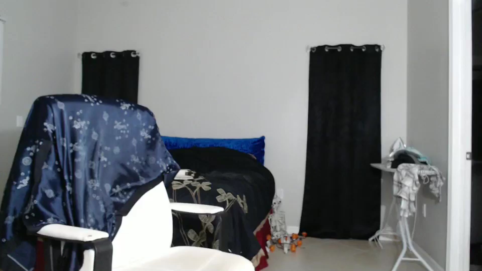 Gallery image thumbnail from Littlekai2023's myfreecams stream on, 10/14/2024, 24:00 image 11 of 20