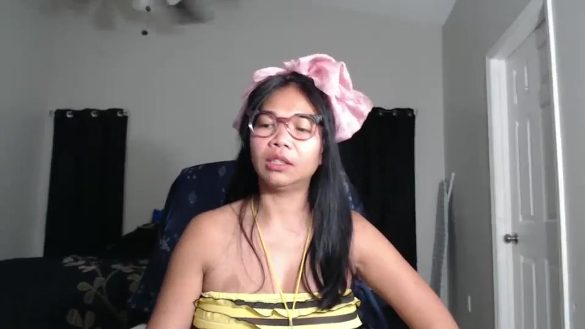 Gallery image thumbnail from Littlekai2023's myfreecams stream on, 10/16/2024, 03:32 image 10 of 20