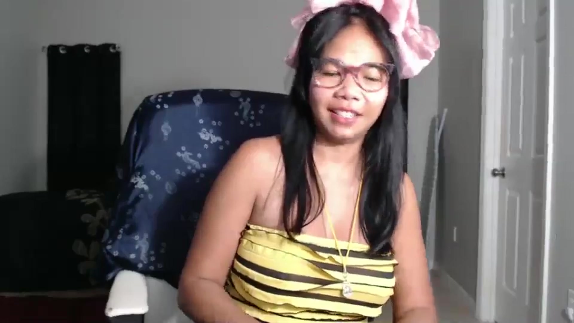 Gallery image thumbnail from Littlekai2023's myfreecams stream on, 10/16/2024, 03:32 image 7 of 20